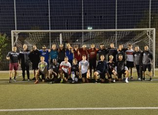 Landesligaspieler beim B-Jugendtraining