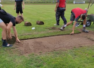 neuer Rollrasen für die Torräume