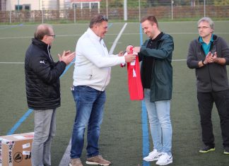 Trikotübergabe für unsere 2. Mannschaft