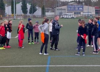 Jugendteam TSV: 16 Teilnehmerinnen zum Auftakt des Mädchen-Probetrainings Auftakt zum Mädchentraining