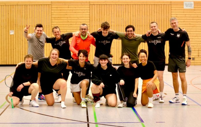 2025-11-24-badminton