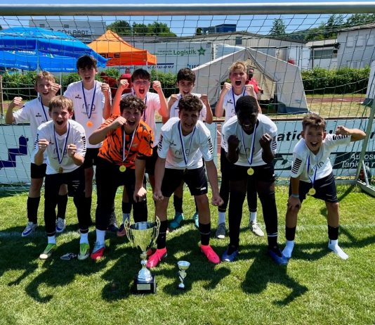 D-Junioren: Turniersieg für die D1 – Starker 2. Platz für die D2 beim TSV Bitzfeld